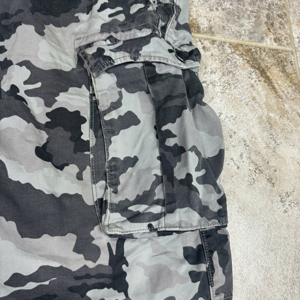 Camo Cargo Shorts Mens Gray Black Urban Camouflage Casual 42 - Picture 4 of 12